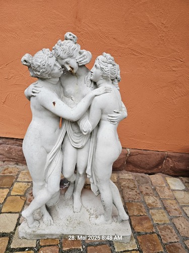 Skulptur grazien - 3,