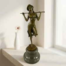 Hochwertige Bronzefigur Frau