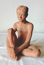Plastik "Sitzender Knabe", Ton